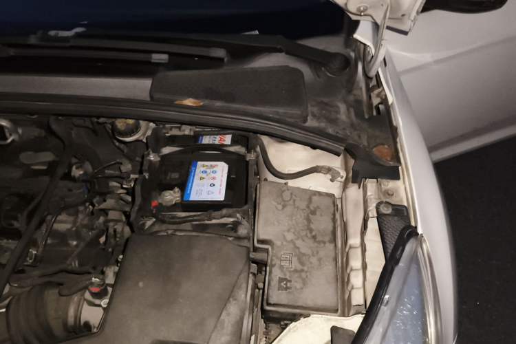 Used Ford Focus 2012 Hatchback 1.6L Automatic Fashion Edition Engine Bay Left