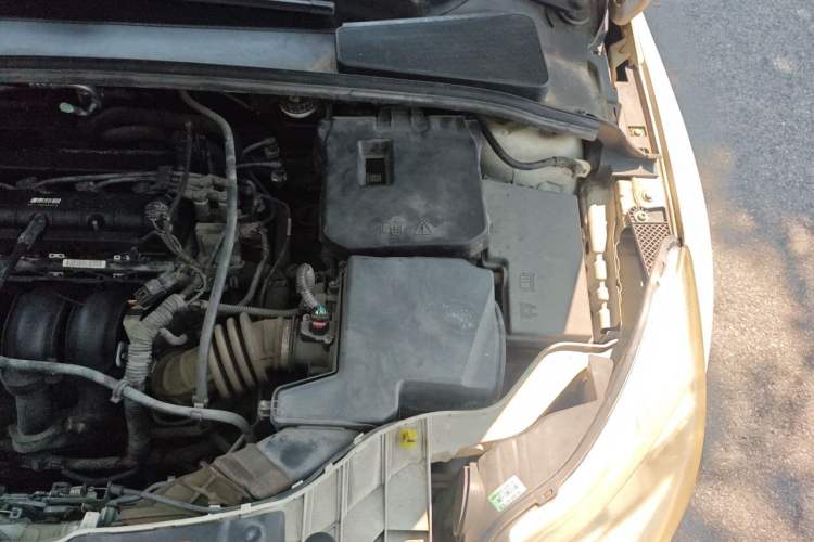 Used Ford Focus 2012 Sedan 1.6L Manual Fashion Edition Engine Bay Left