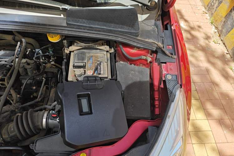 Used Ford Focus 2012 Hatchback 1.6L Automatic Comfort Model Engine Bay Left