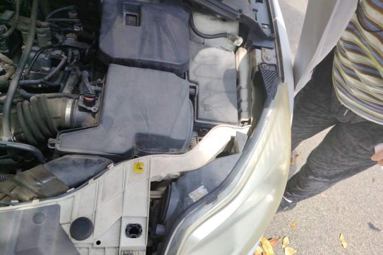 Used Ford Focus 2012 Sedan 1.6L Automatic Comfort Model Engine Bay Left