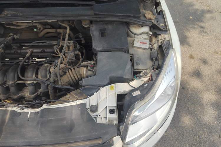 Used Ford Focus 2012 Sedan 1.6L Manual Fashion Edition Engine Bay Left