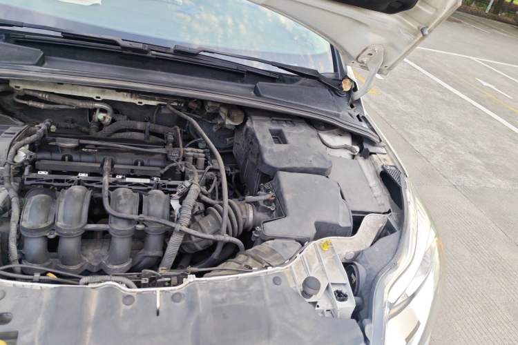 Used Ford Focus 2012 Sedan 1.6L Automatic Comfort Model Engine Bay Left
