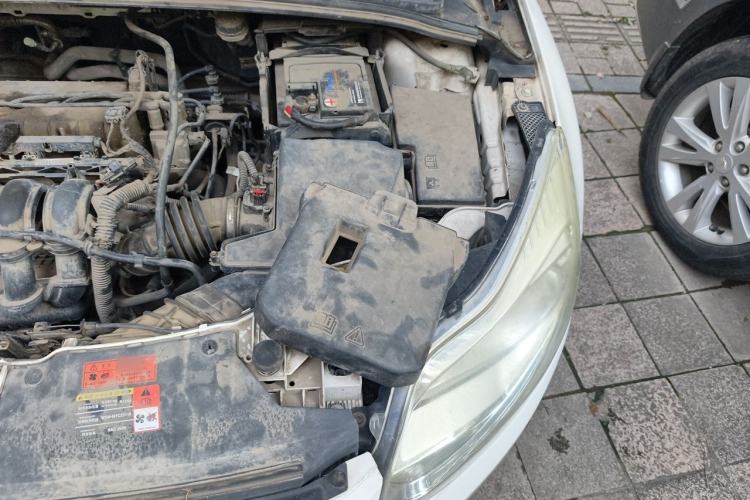 Used Ford Focus 2012 Sedan 1.6L Automatic Comfort Model Engine Bay Left