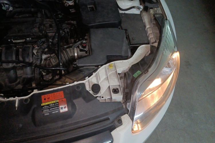 Used Ford Focus 2012 Sedan 1.6L Automatic Fashion Edition Engine Bay Left