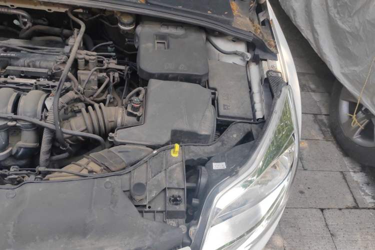 Used Ford Focus 2012 Sedan 1.6L Automatic Fashion Edition Engine Bay Left