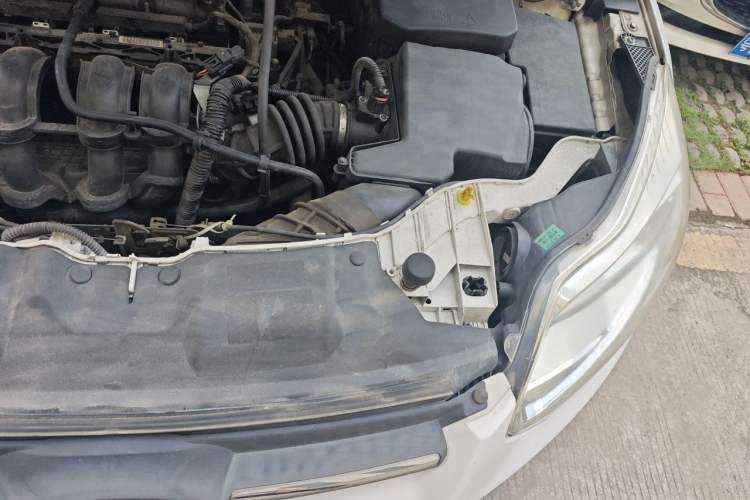 Used Ford Focus 2012 Hatchback 1.6L Automatic Fashion Edition Engine Bay Left
