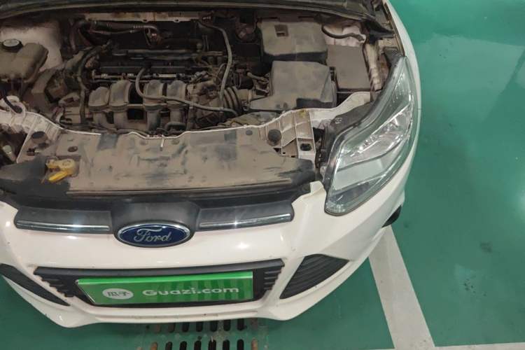 Used Ford Focus 2012 Sedan 1.6L Manual Comfort Model Engine Bay Left