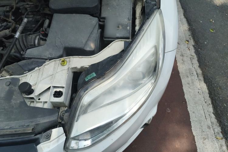 Used Ford Focus 2012 Sedan 1.6L Automatic Fashion Edition Engine Bay Left