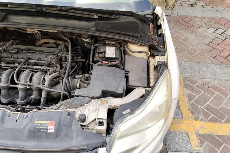 Used Ford Focus 2012 Sedan 1.6L Automatic Fashion Edition Engine Bay Left