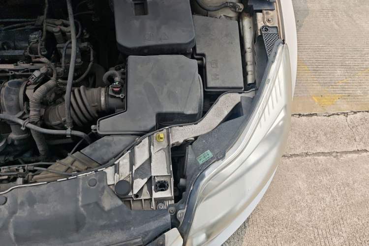 Used Ford Focus 2012 Sedan 1.6L Manual Fashion Edition Engine Bay Left
