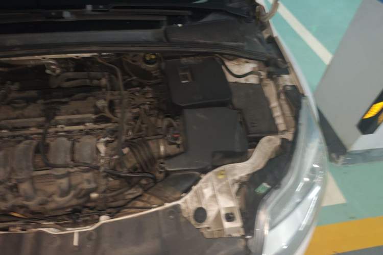 Used Ford Focus 2012 Sedan 1.6L Automatic Comfort Model Engine Bay Left