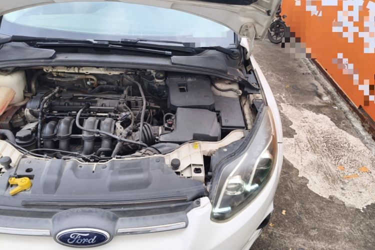 Used Ford Focus 2012 Sedan 1.6L Automatic Comfort Model Engine Bay Left