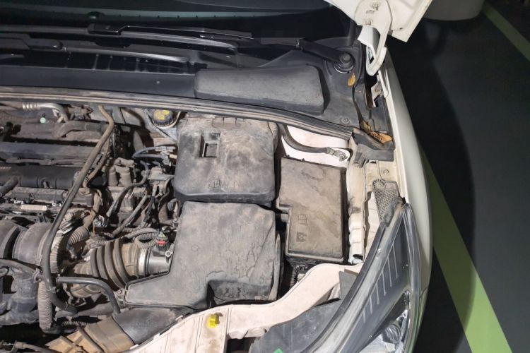Used Ford Focus 2012 Sedan 1.6L Automatic Comfort Model Engine Bay Left