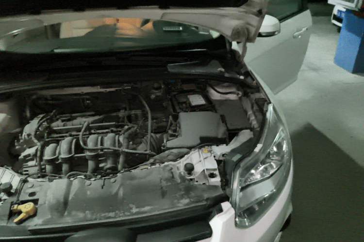 Used Ford Focus 2012 Sedan 1.6L Manual Comfort Model Engine Bay Left
