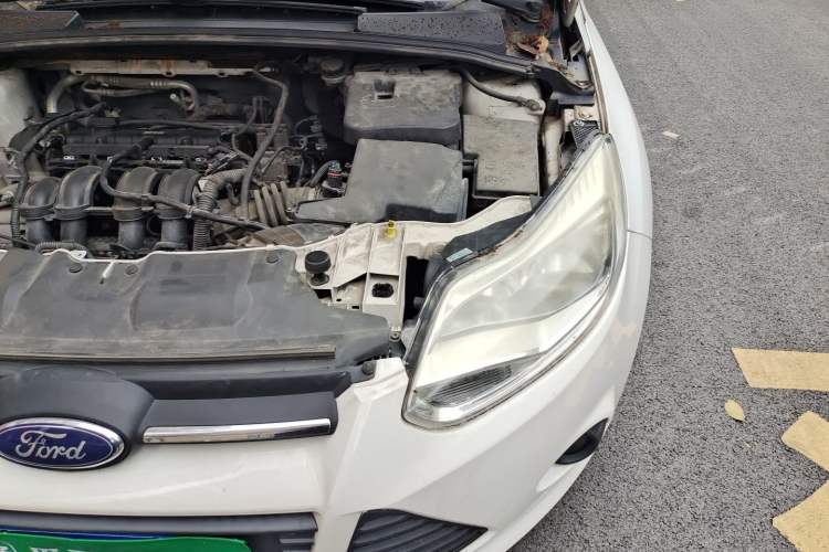 Used Ford Focus 2012 Hatchback 1.6L Manual Comfort Model Engine Bay Left