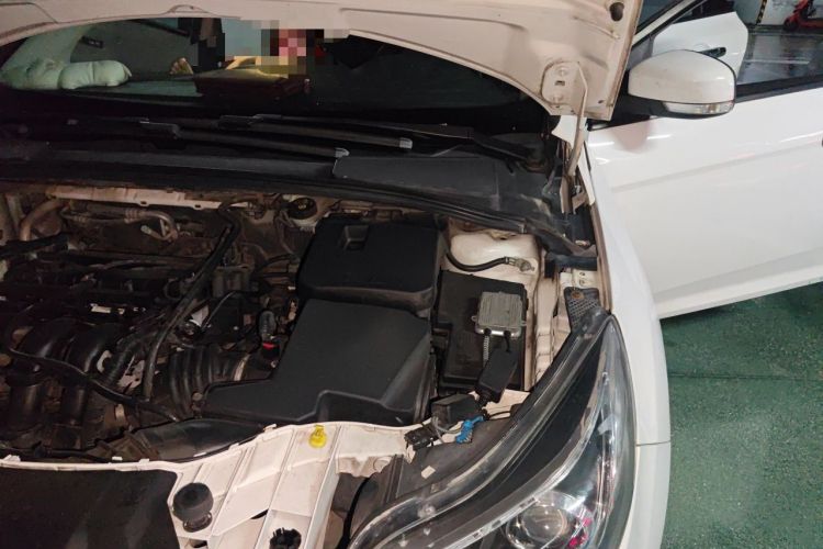 Used Ford Focus 2012 Hatchback 1.6L Automatic Fashion Edition Engine Bay Left