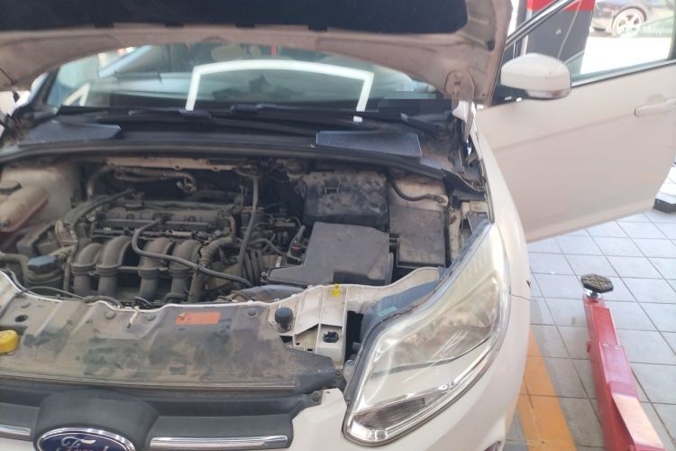 Used Ford Focus 2012 Sedan 1.6L Automatic Fashion Edition Engine Bay Left
