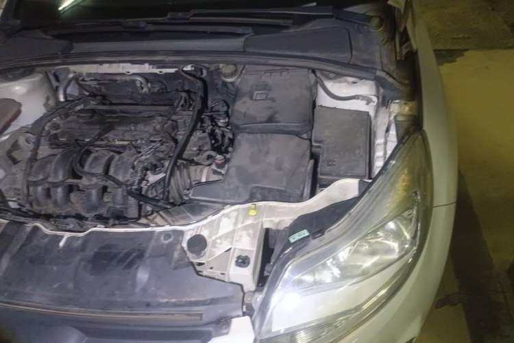 Used Ford Focus 2012 Hatchback 1.6L Manual Fashion Edition Engine Bay Left