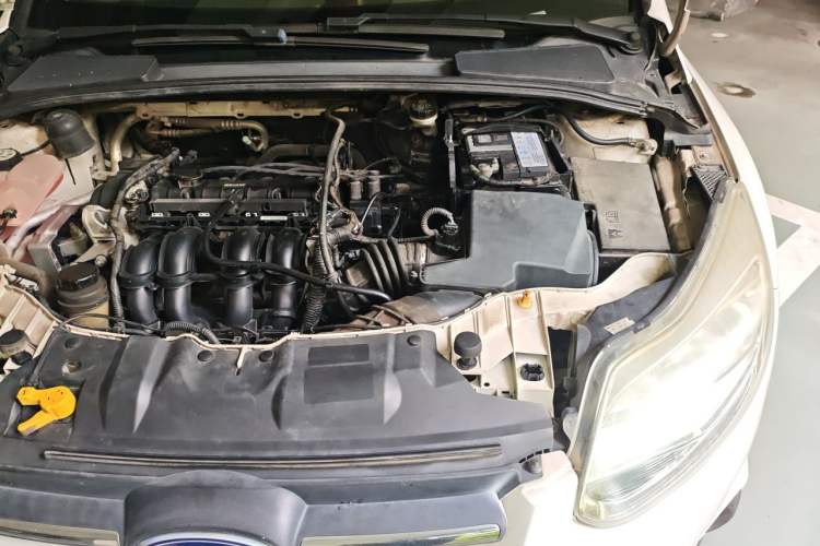 Used Ford Focus 2012 Hatchback 1.6L Automatic Comfort Model Engine Bay Left