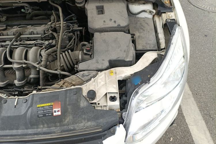Used Ford Focus 2012 Hatchback 1.6L Automatic Comfort Model Engine Bay Left