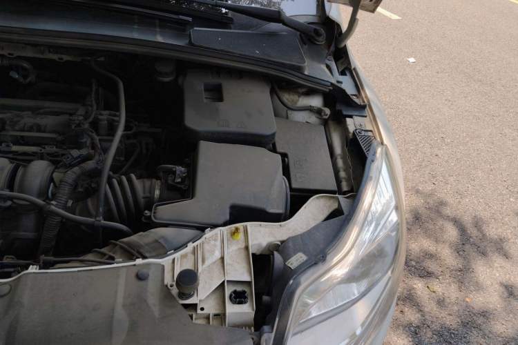 Used Ford Focus 2012 Sedan 1.6L Automatic Fashion Edition Engine Bay Left