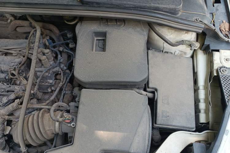 Used Ford Focus 2012 Sedan 1.6L Manual Comfort Model Engine Bay Left