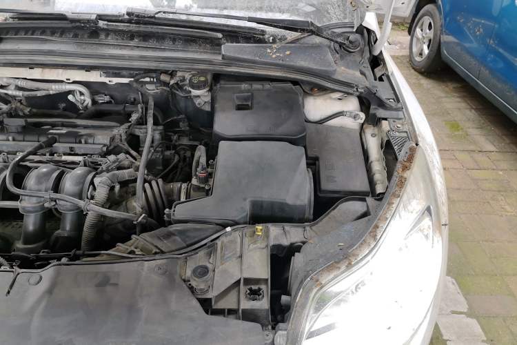 Used Ford Focus 2012 Hatchback 1.6L Automatic Comfort Model Engine Bay Left