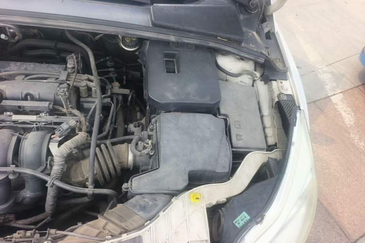 Used Ford Focus 2012 Sedan 1.6L Automatic Fashion Edition Engine Bay Left