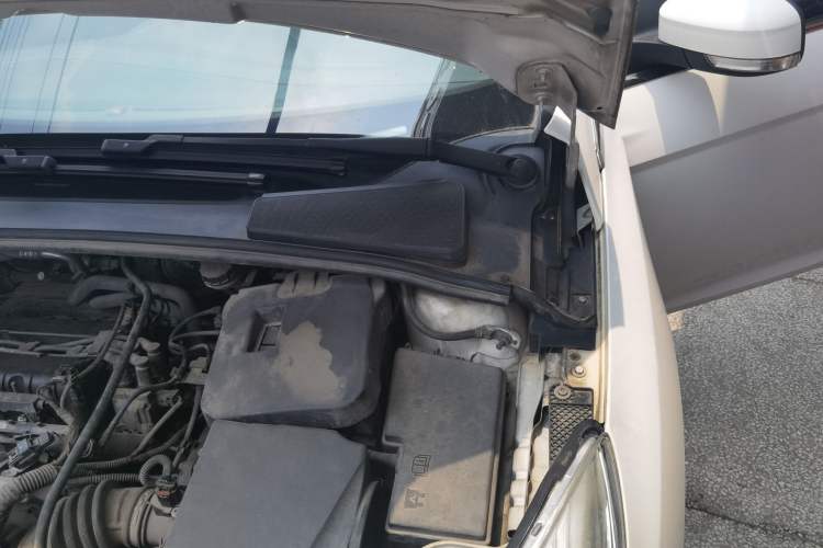 Used Ford Focus 2012 Hatchback 1.6L Automatic Fashion Edition Engine Bay Left