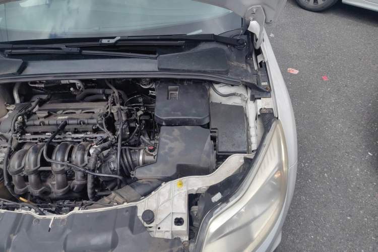Used Ford Focus 2012 Hatchback 1.6L Automatic Fashion Edition Engine Bay Left