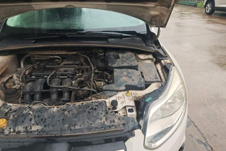 Used Ford Focus 2012 Sedan 1.6L Automatic Comfort Model Engine Bay Left