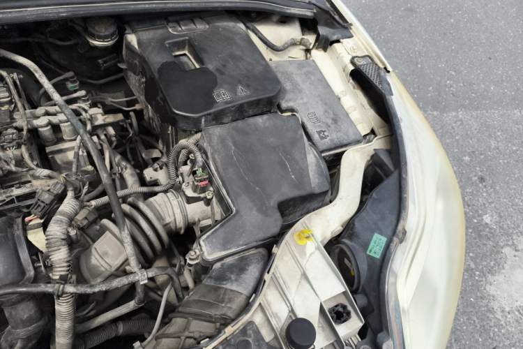 Used Ford Focus 2012 Sedan 1.6L Automatic Fashion Edition Engine Bay Left