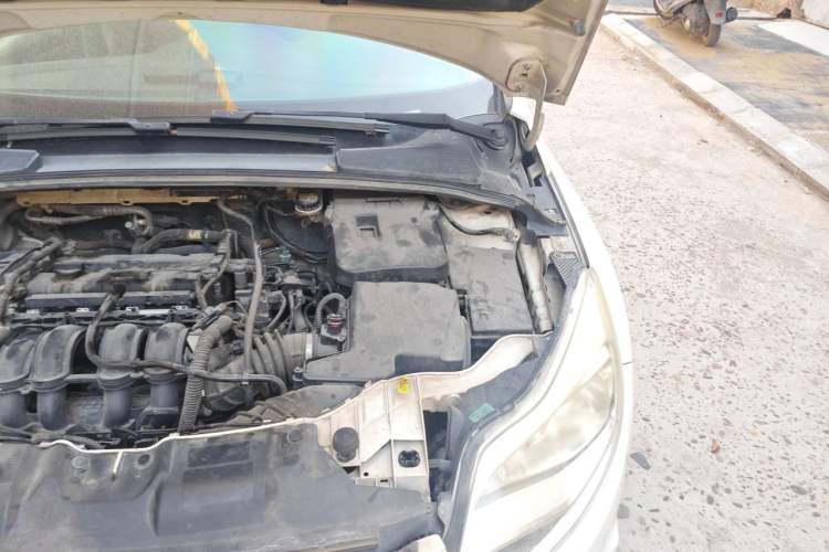 Used Ford Focus 2012 Hatchback 1.6L Automatic Fashion Edition Engine Bay Left