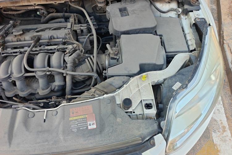 Used Ford Focus 2012 Sedan 1.6L Manual Comfort Model Engine Bay Left