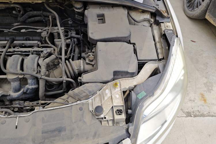 Used Ford Focus 2012 Sedan 1.6L Automatic Comfort Model Engine Bay Left
