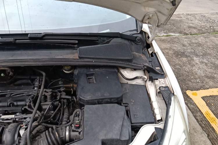 Used Ford Focus 2012 Sedan 1.6L Automatic Fashion Edition Engine Bay Left