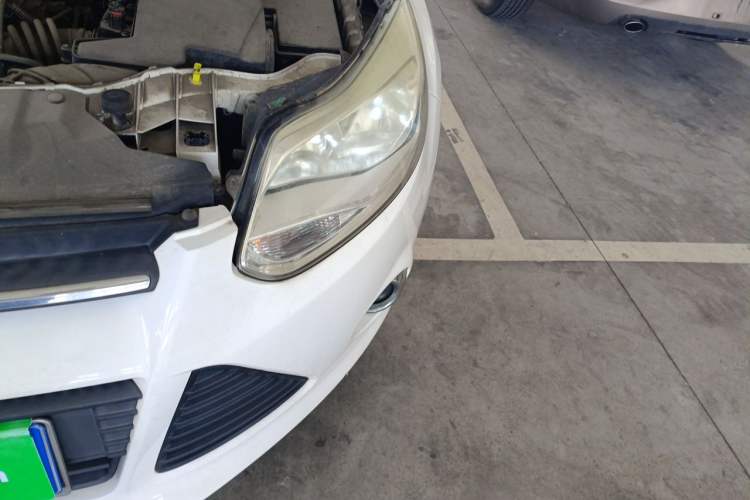 Used Ford Focus 2012 Hatchback 1.6L Automatic Fashion Edition Engine Bay Left