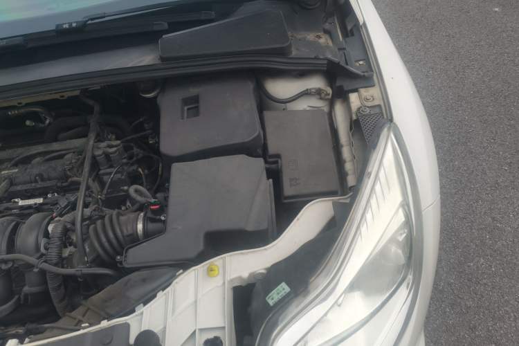 Used Ford Focus 2012 Sedan 1.6L Manual Fashion Edition Engine Bay Left
