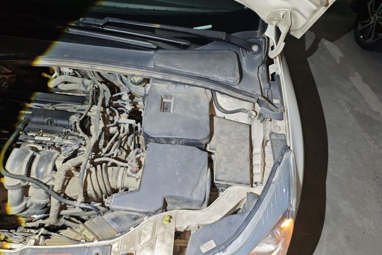Used Ford Focus 2012 Hatchback 1.6L Automatic Fashion Edition Engine Bay Left