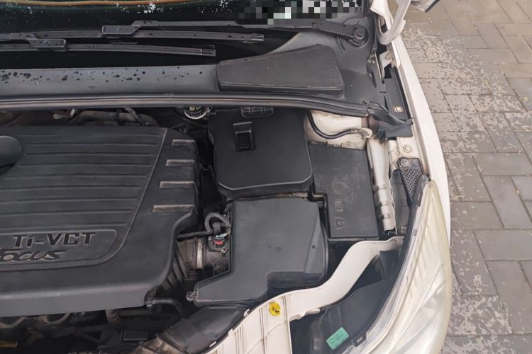 Used Ford Focus 2012 Hatchback 1.6L Automatic Comfort Model Engine Bay Left