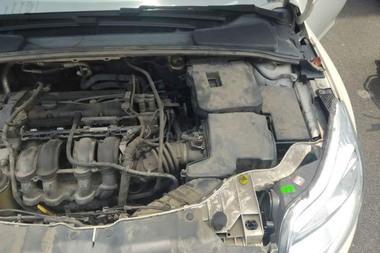 Used Ford Focus 2012 Hatchback 1.6L Automatic Comfort Model Engine Bay Left