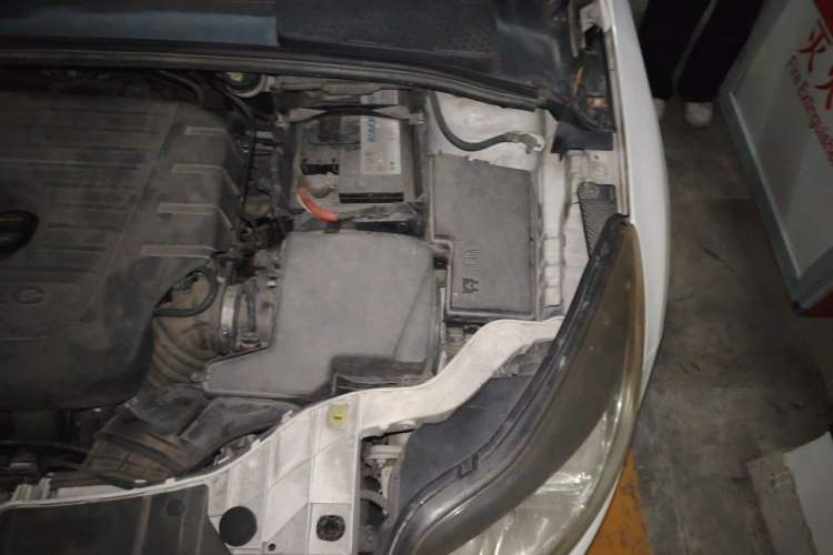 Used Ford Focus 2012 Hatchback 2.0L Automatic Luxury Sport Model Engine Bay Left