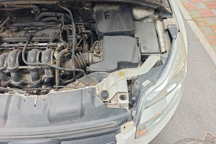 Used Ford Focus 2012 Hatchback 1.6L Automatic Comfort Model Engine Bay Left