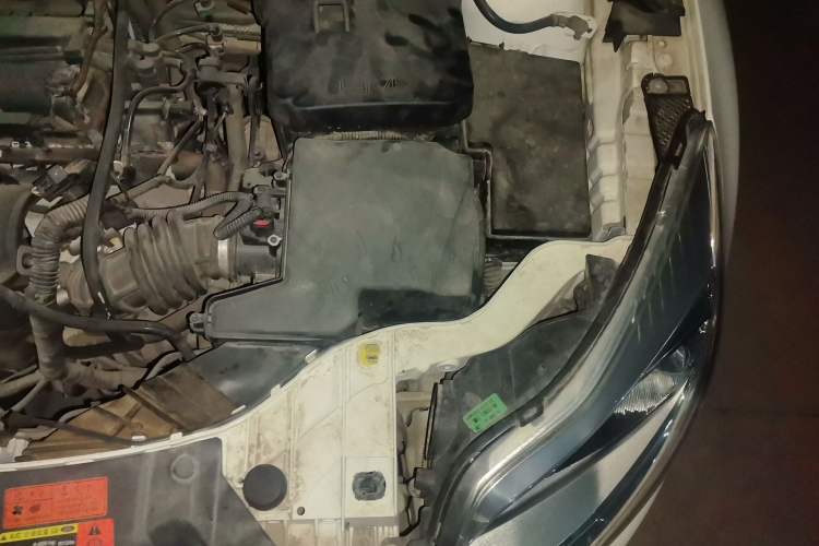 Used Ford Focus 2012 Sedan 1.6L Automatic Fashion Edition Engine Bay Left