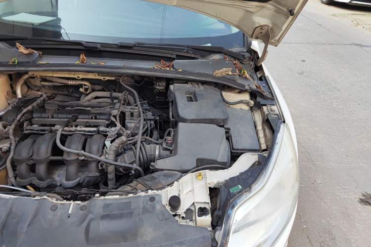 Used Ford Focus 2012 Hatchback 1.6L Automatic Comfort Model Engine Bay Left