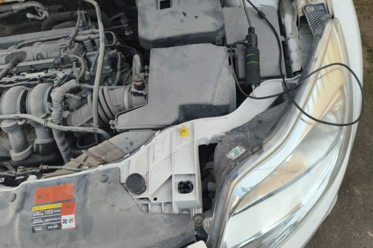 Used Ford Focus 2012 Sedan 1.6L Manual Fashion Edition Engine Bay Left
