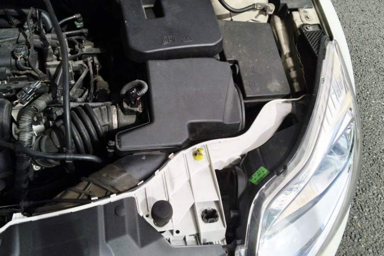 Used Ford Focus 2012 Hatchback 1.6L Automatic Comfort Model Engine Bay Left