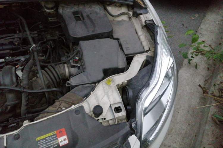Used Ford Focus 2012 Hatchback 1.6L Automatic Fashion Edition Engine Bay Left