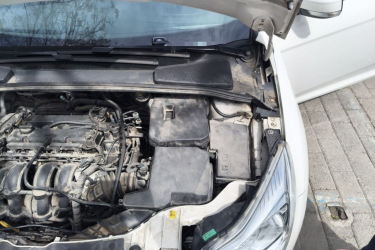 Used Ford Focus 2012 Hatchback 1.6L Automatic Fashion Edition Engine Bay Left