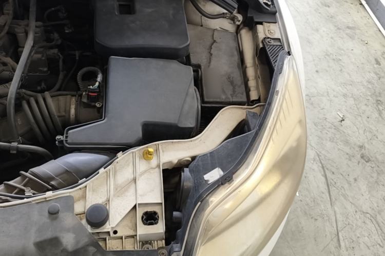 Used Ford Focus 2012 Sedan 1.6L Manual Fashion Edition Engine Bay Left